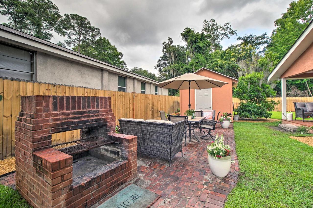 Holiday home Updated Hideaway With Luxury Backyard! *