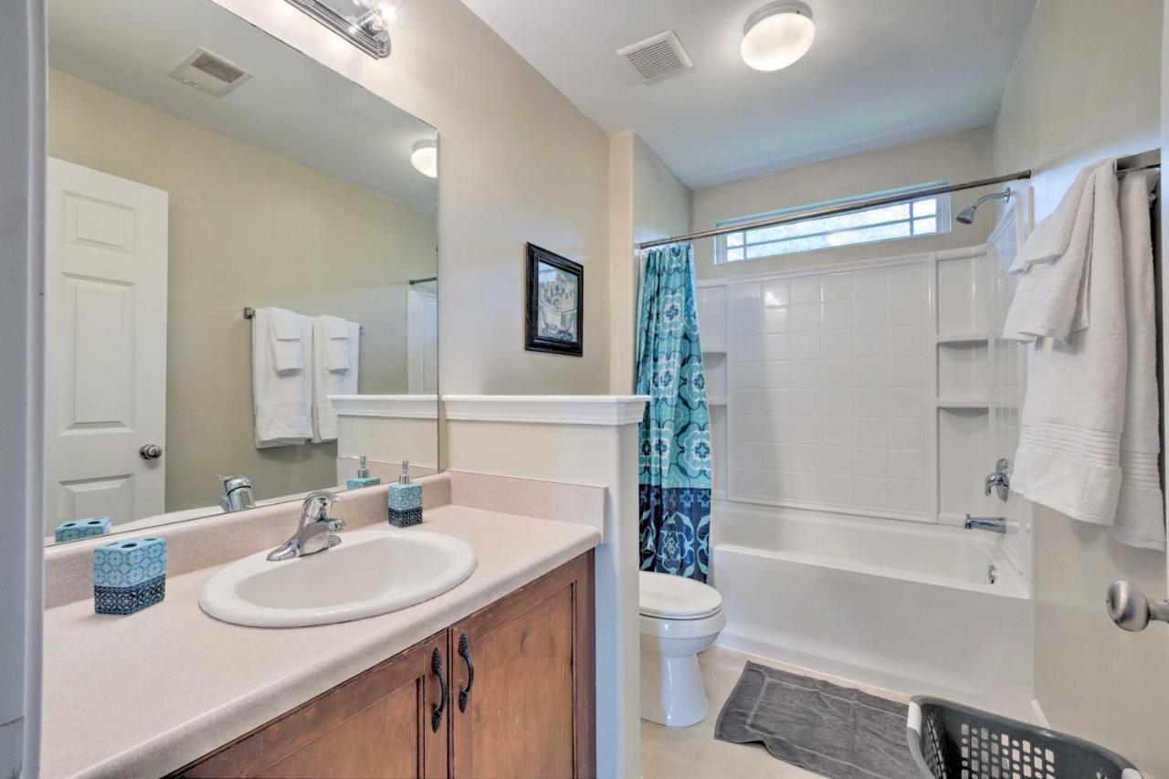Holiday home Spacious Pooler With Family-friendly Perks