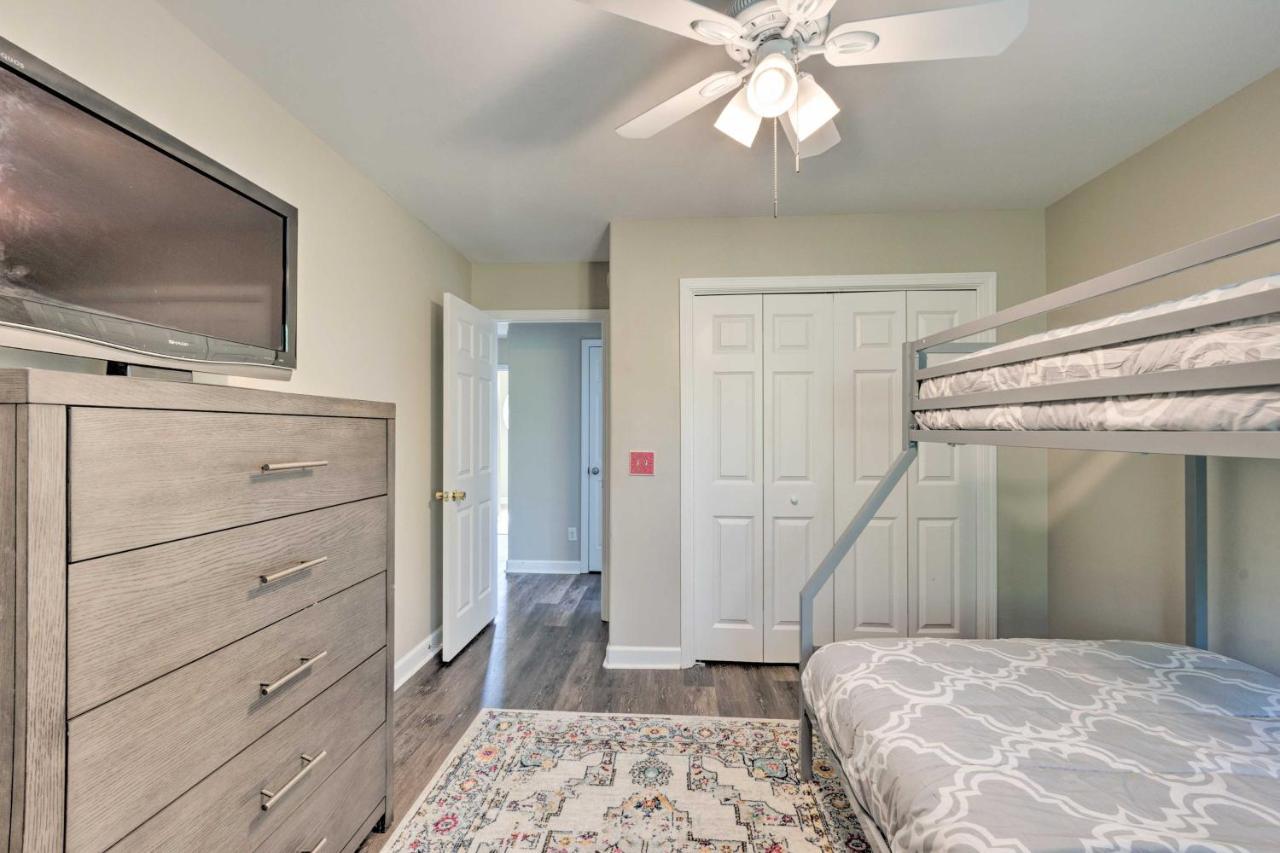 Holiday home Spacious Pooler With Family-friendly Perks