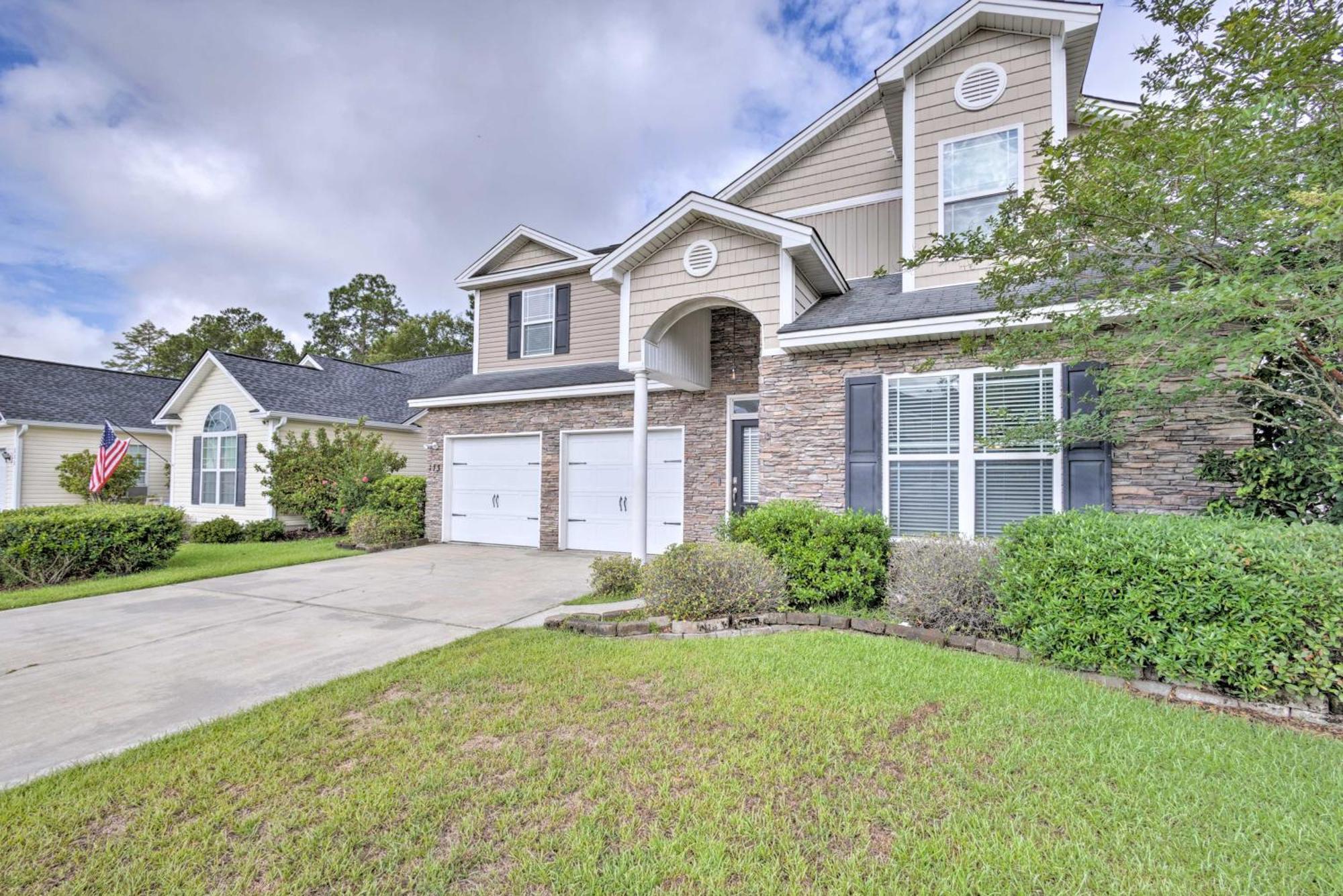 Holiday home Spacious Pooler With Family-friendly Perks Savannah
