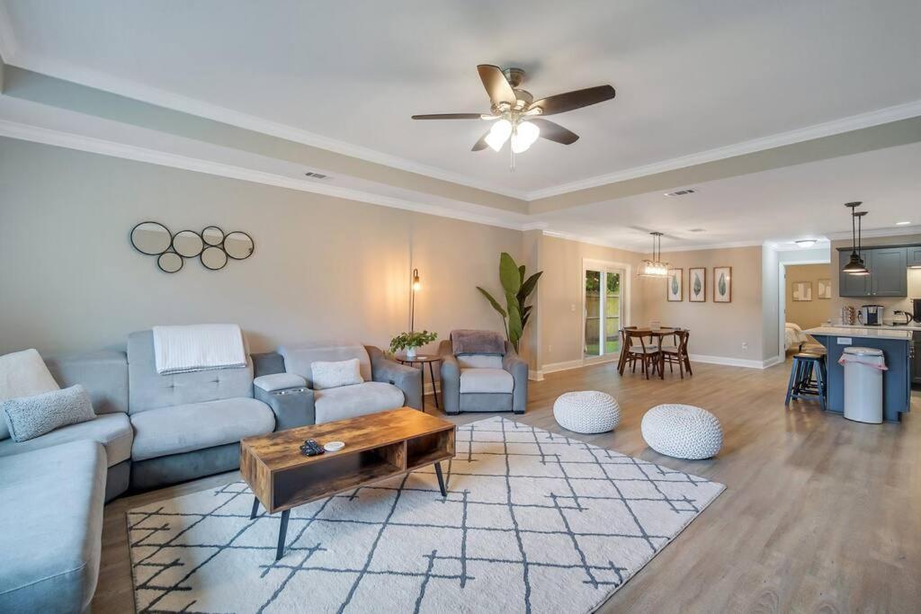 Beautiful New Construction Only 4 Min To Downtown! * Savannah
