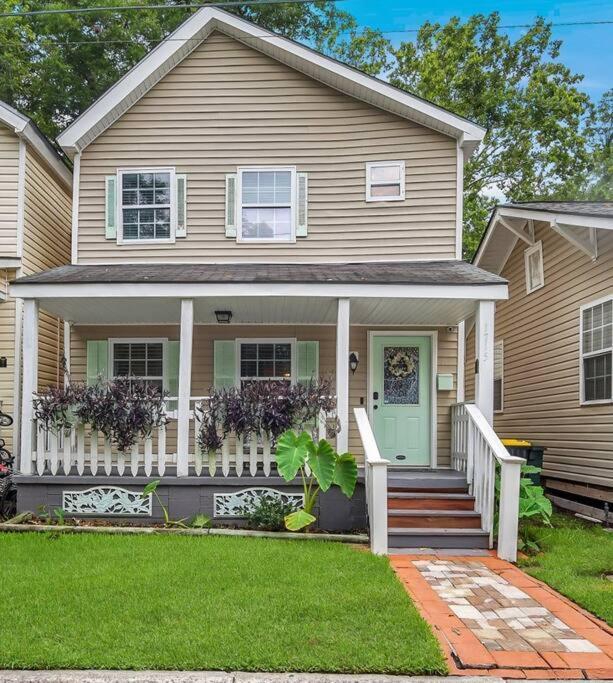 New Cheerful Renovated - 5 Min To Downtown! *