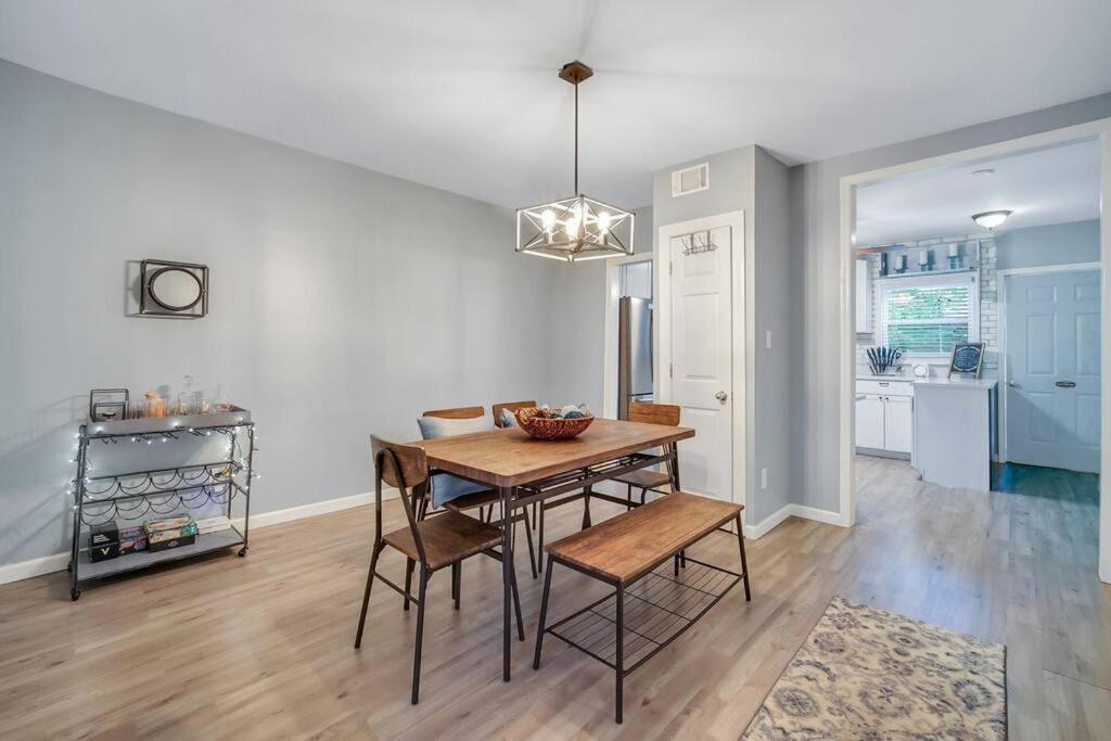 Holiday home New Cheerful Renovated - 5 Min To Downtown! Savannah