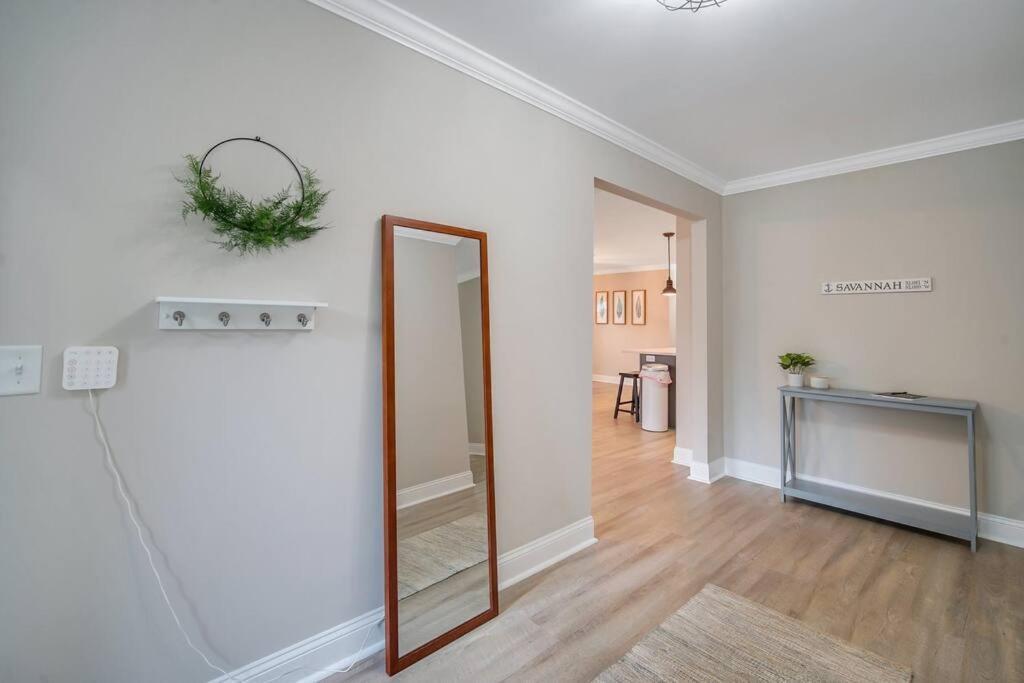Holiday home Beautiful New Construction Only 4 Min To Downtown! *