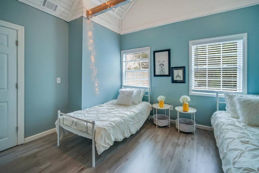New Cheerful Renovated - 5 Min To Downtown! Holiday home