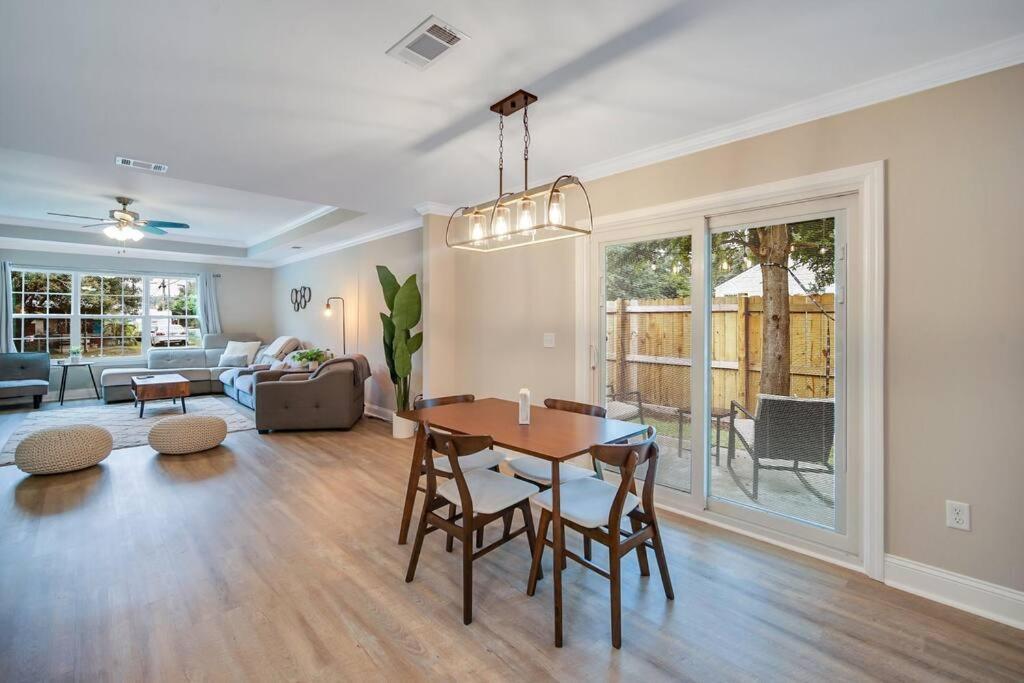 Beautiful New Construction Only 4 Min To Downtown! Savannah