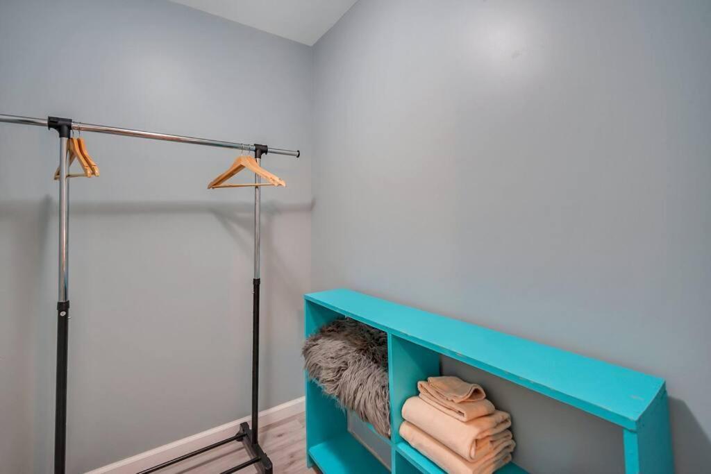 New Cheerful Renovated - 5 Min To Downtown! Holiday home *