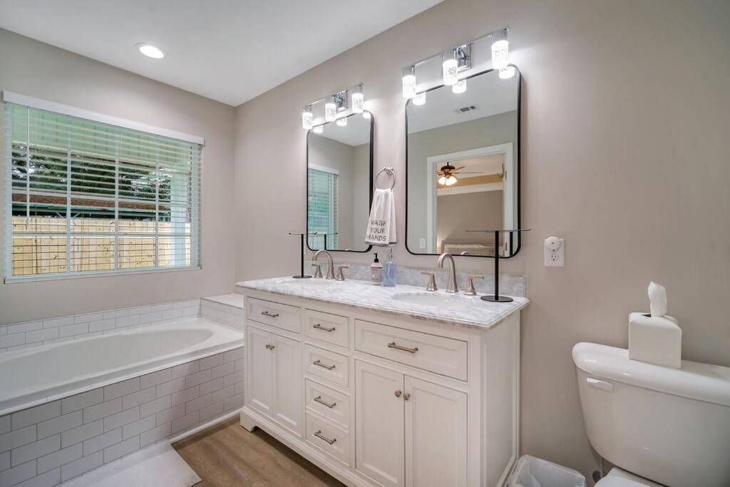 Beautiful New Construction Only 4 Min To Downtown!