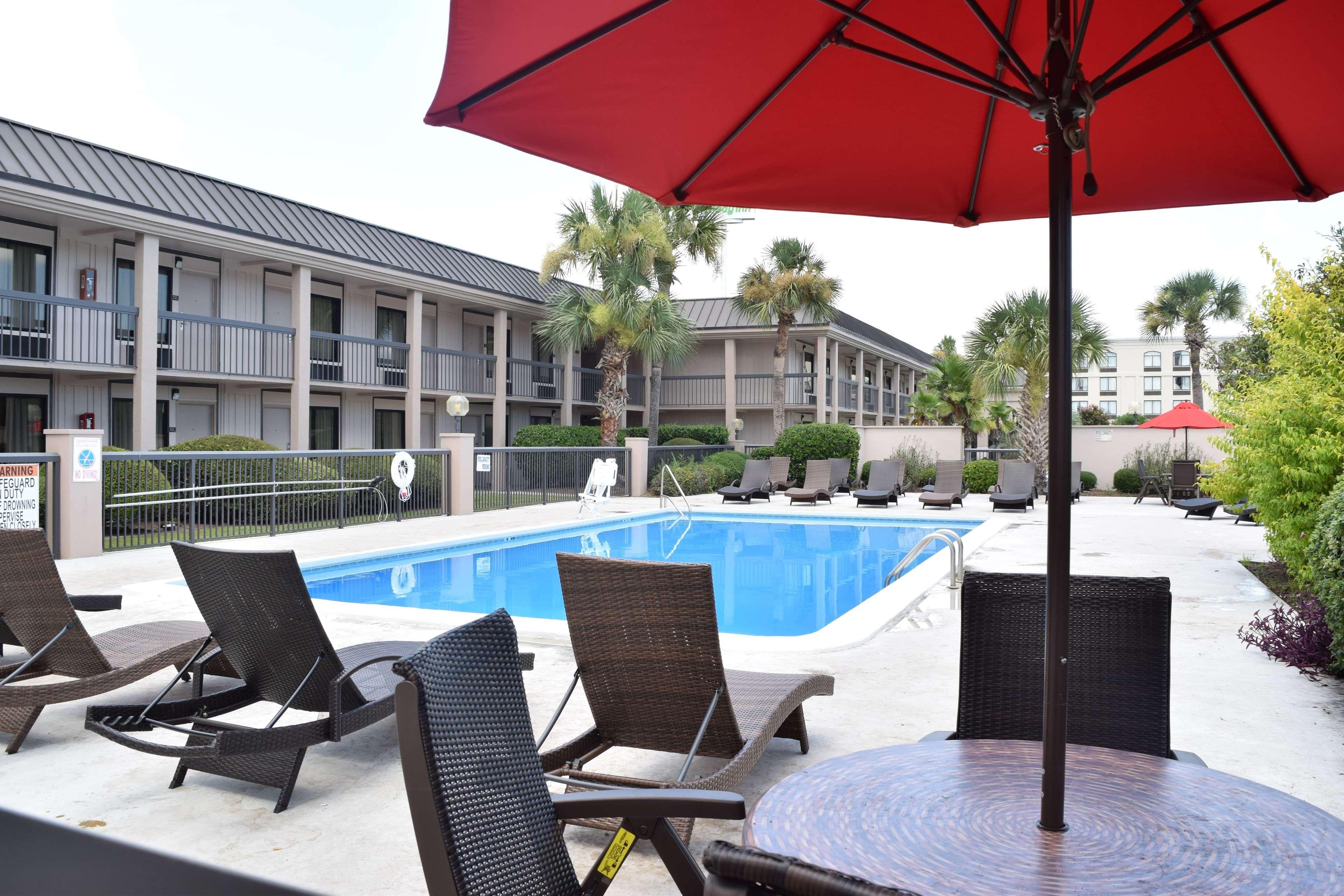 Ramada By Wyndham Savannah Gateway Motel 3*