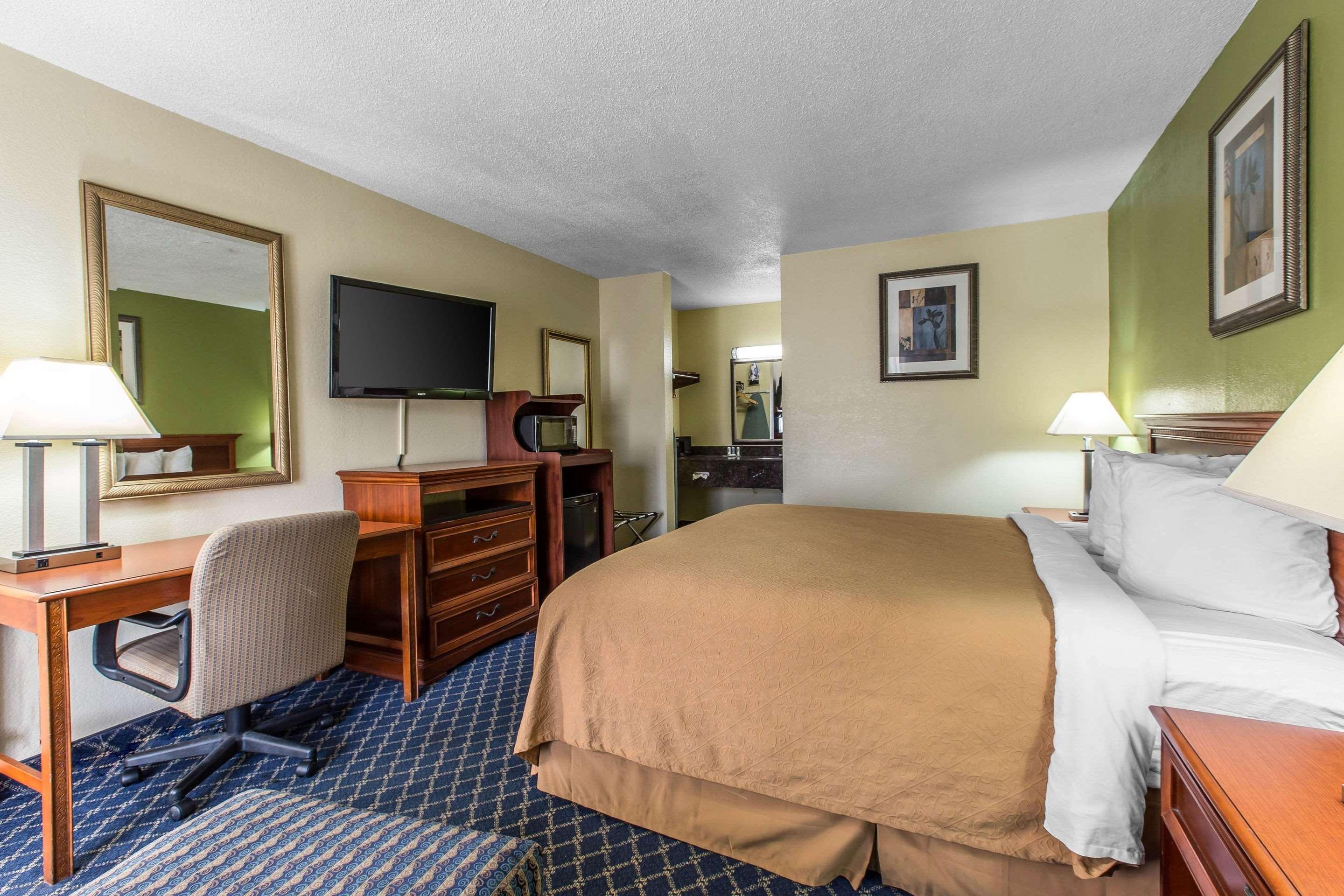 Quality Midtown Inn 2*