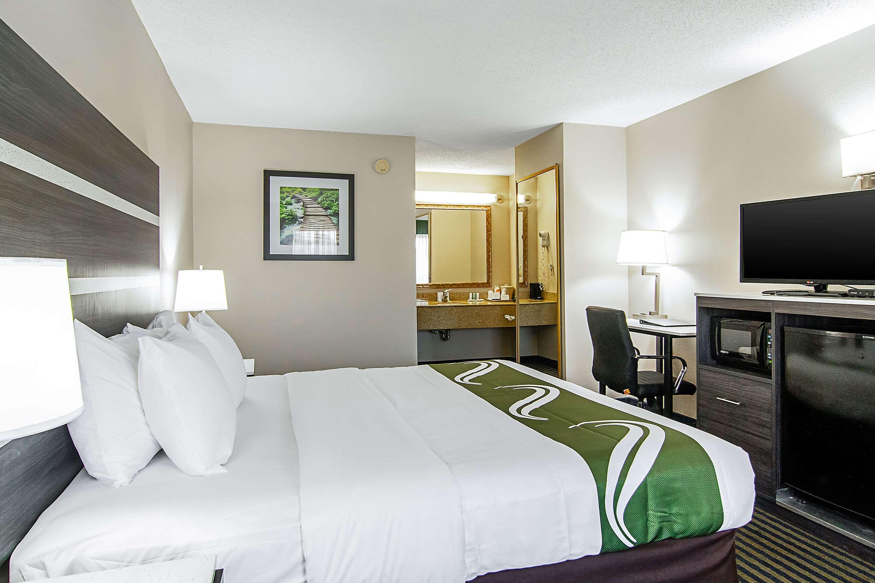 Quality I-95 Inn 2*