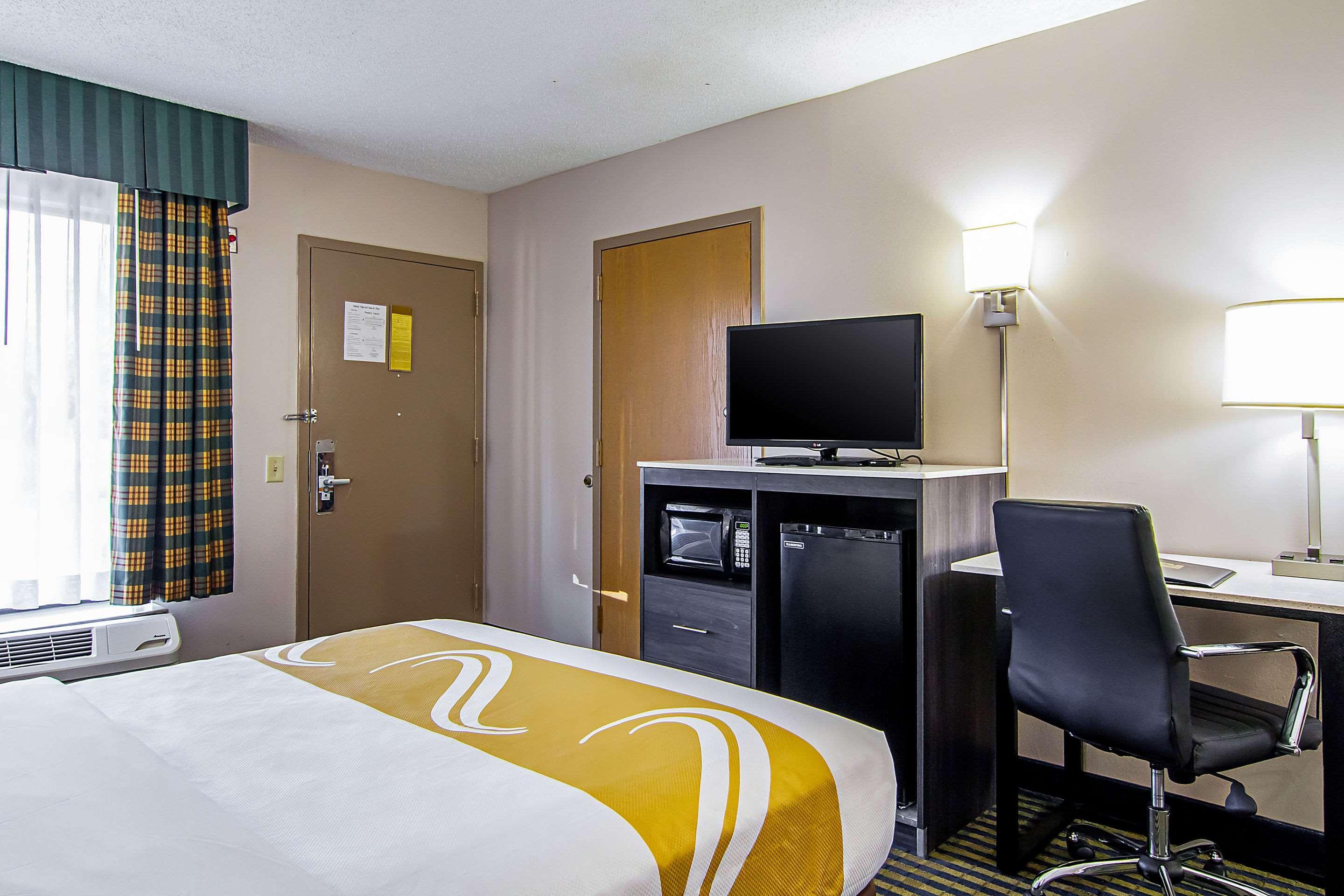 Quality I-95 Inn 2*