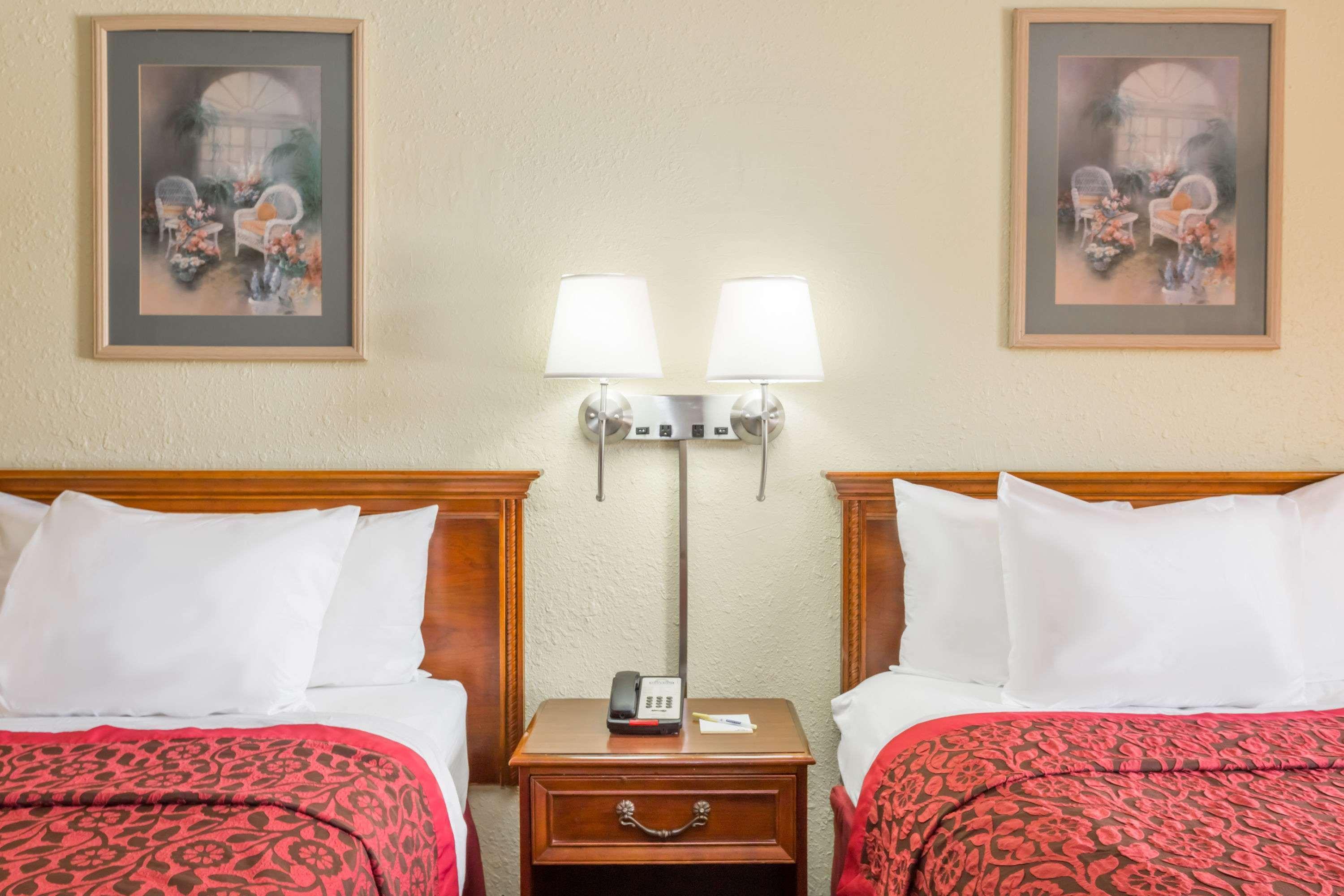 Motel Red Roof - Southside/midtown 2*