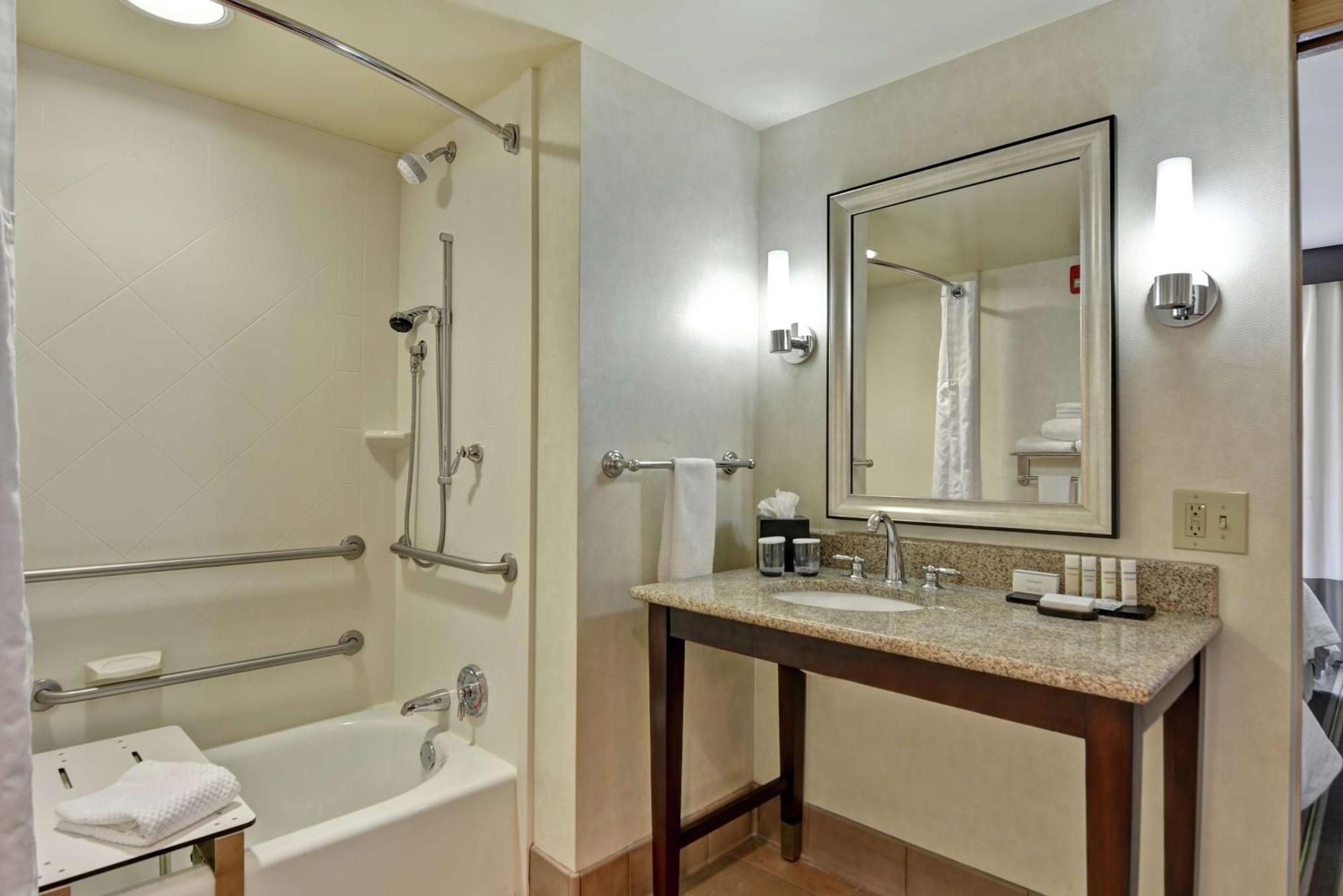 Embassy Airport Hotel 4*