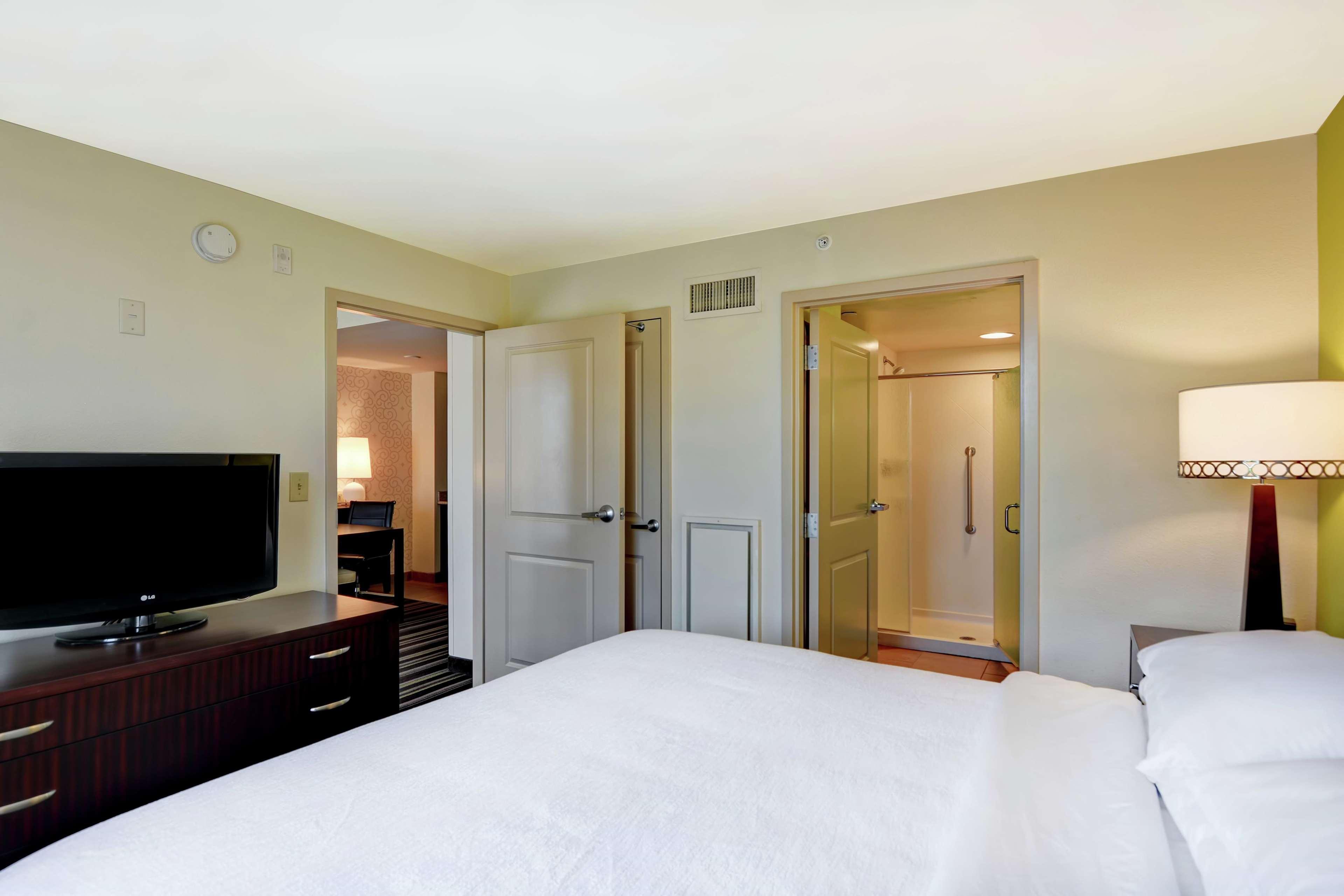 Embassy Airport Hotel Savannah