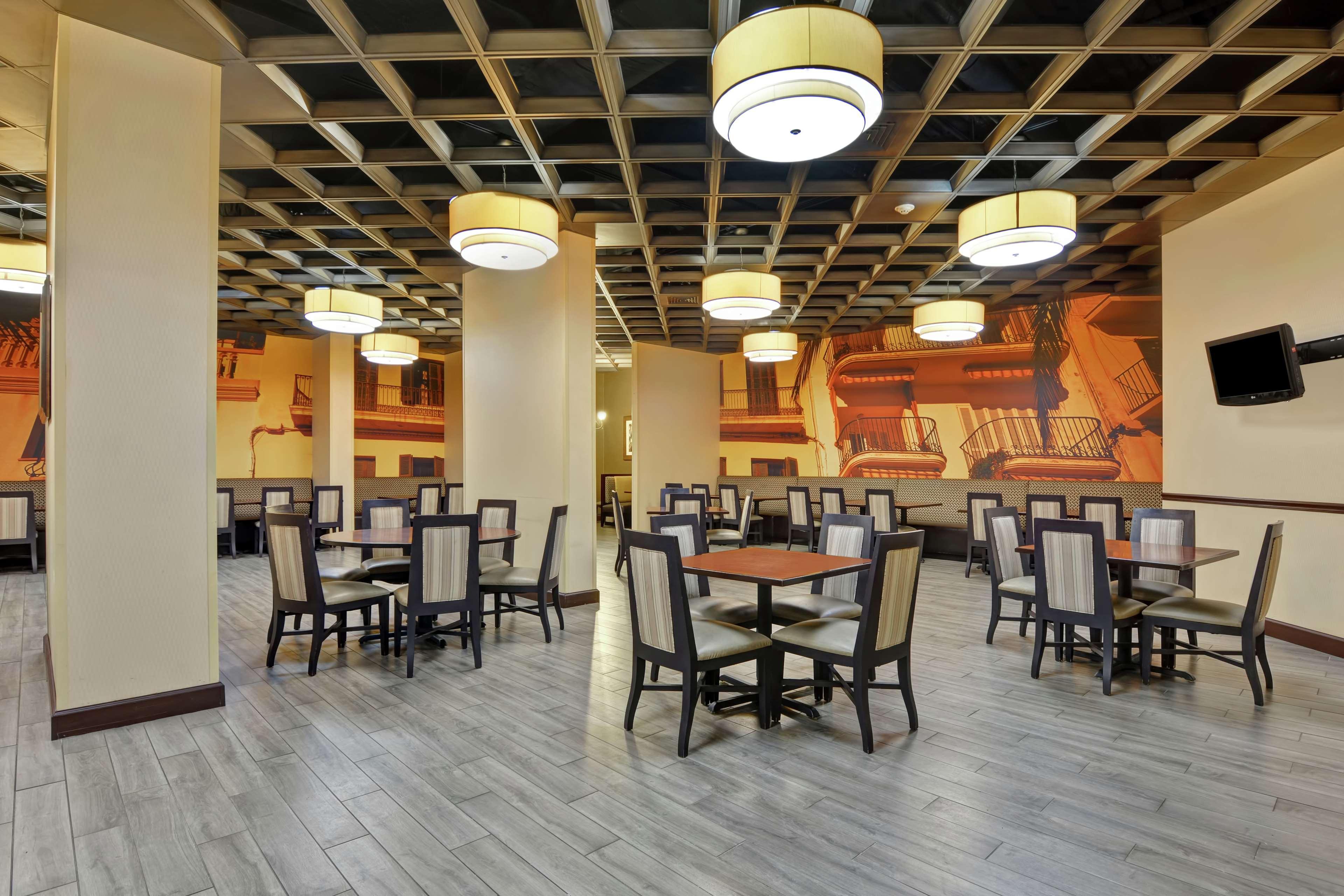 Hotel Embassy Airport Savannah