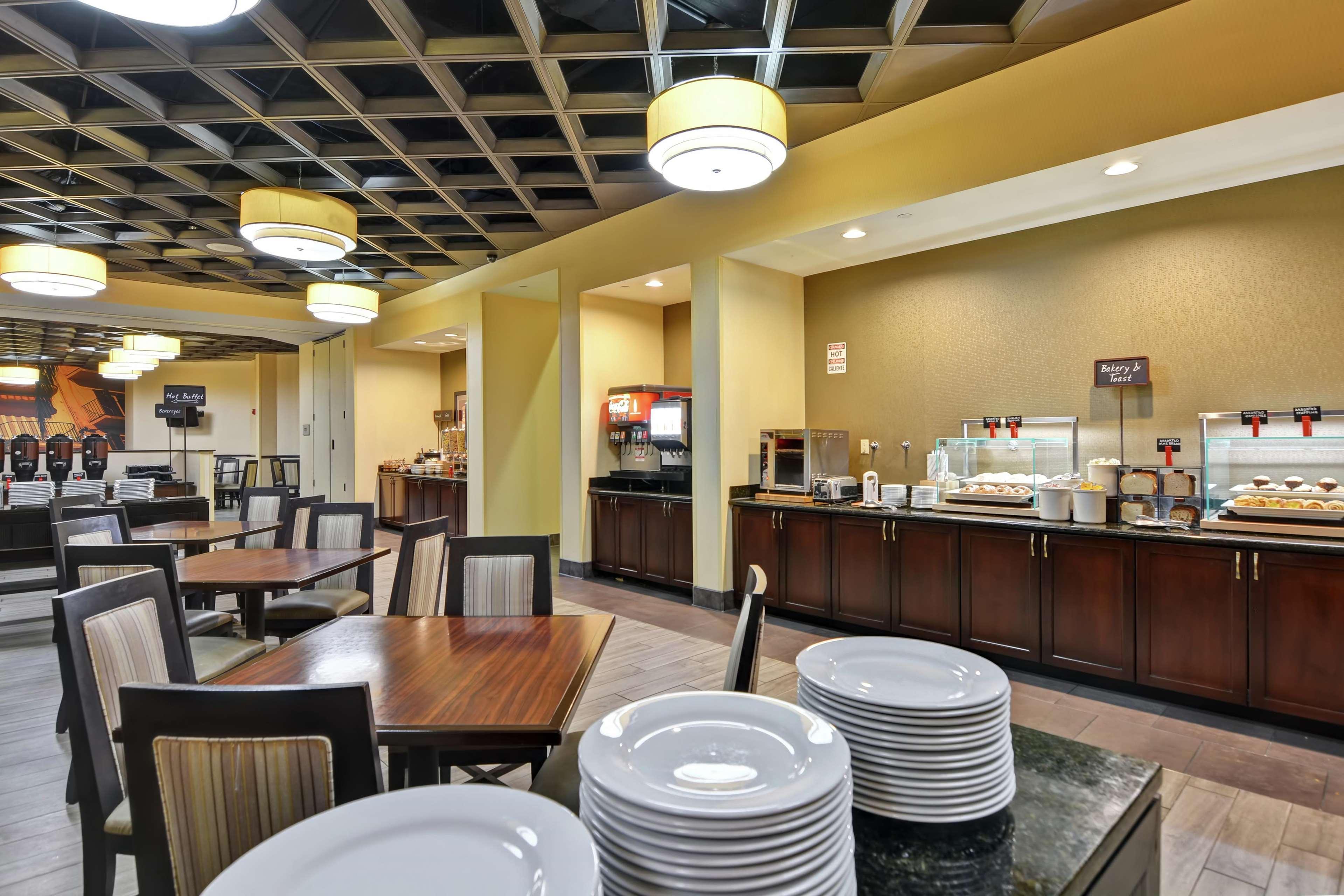 Embassy Airport Hotel 4*