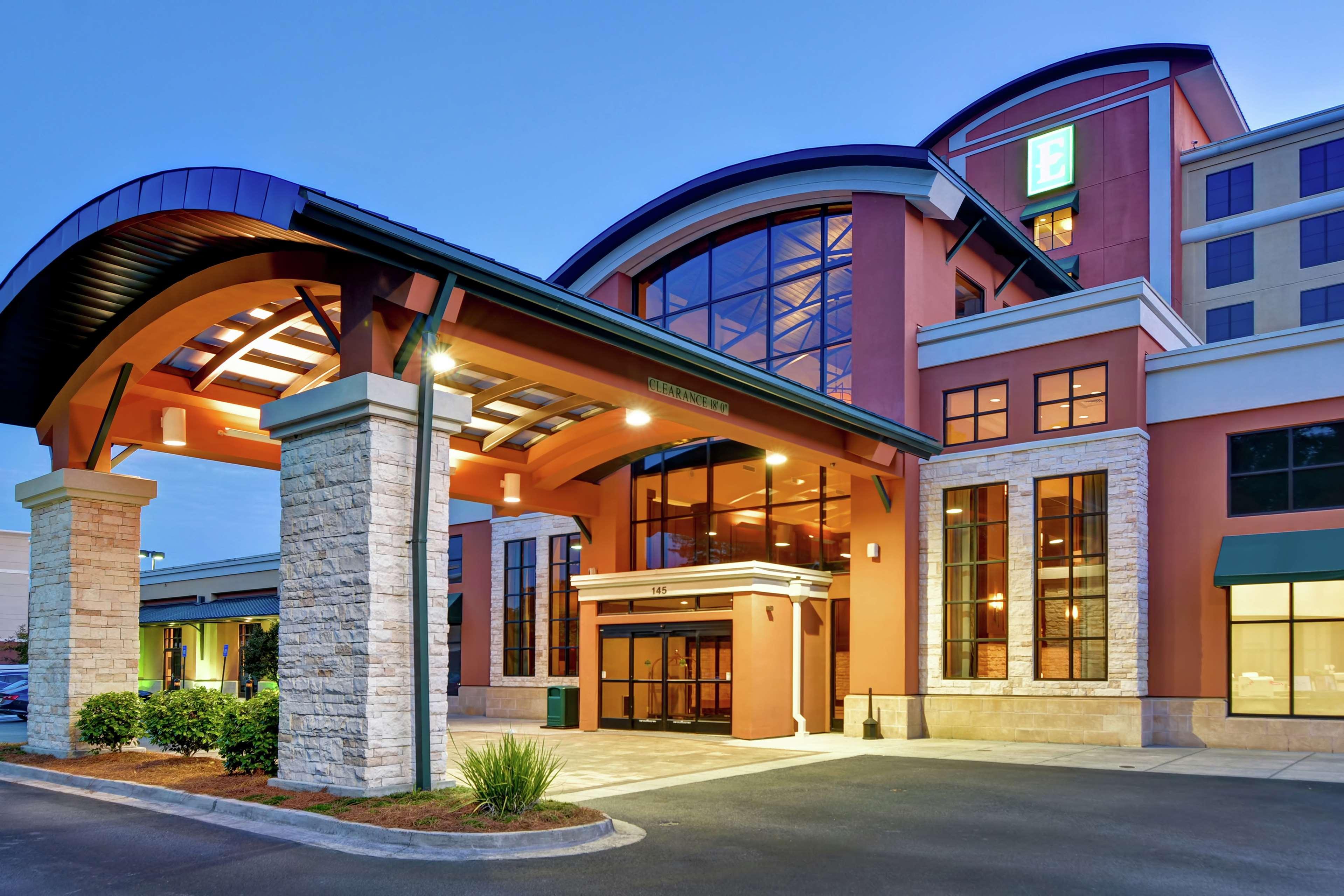 Hotel Embassy Airport
