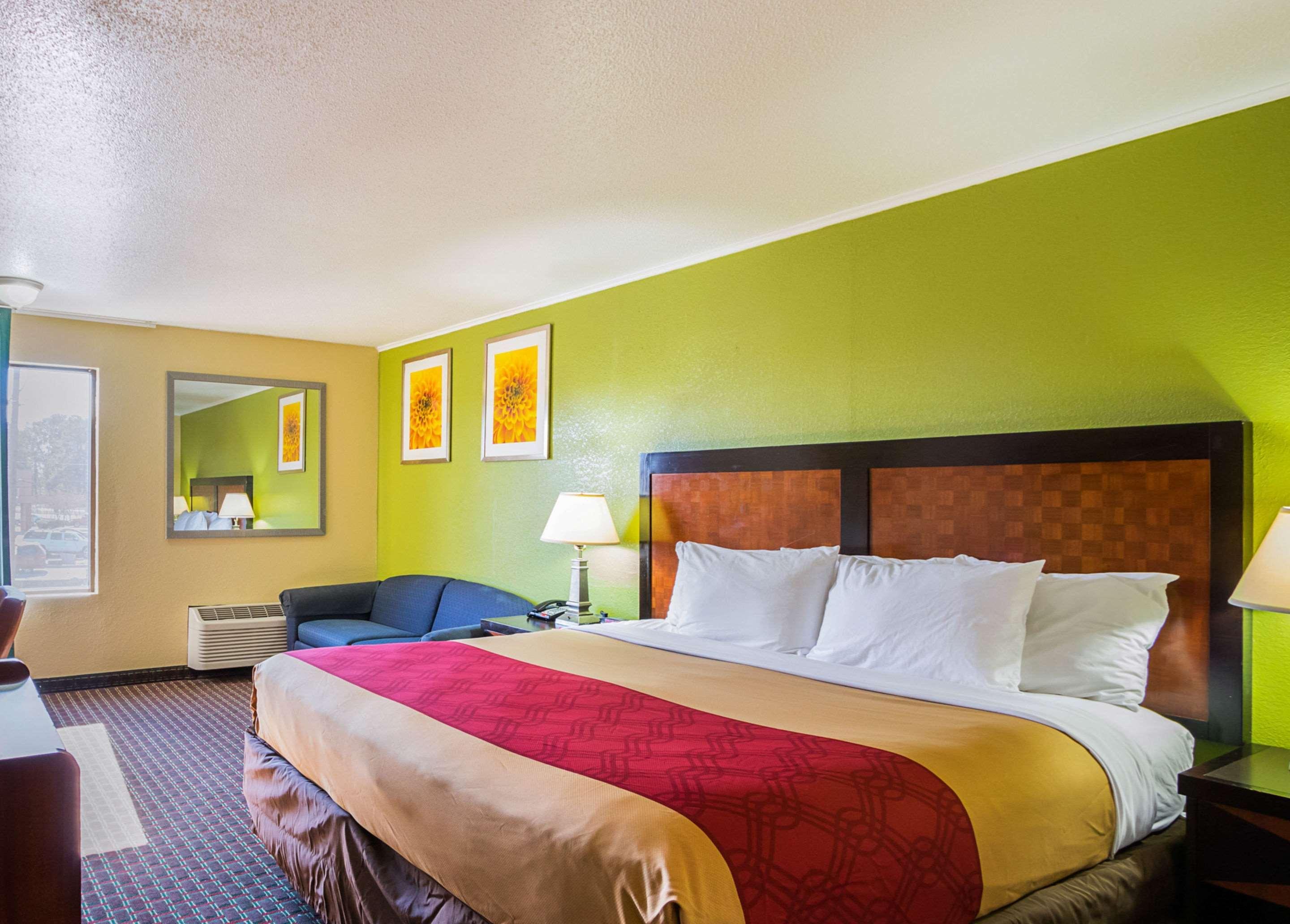 Econo Lodge Savannah
