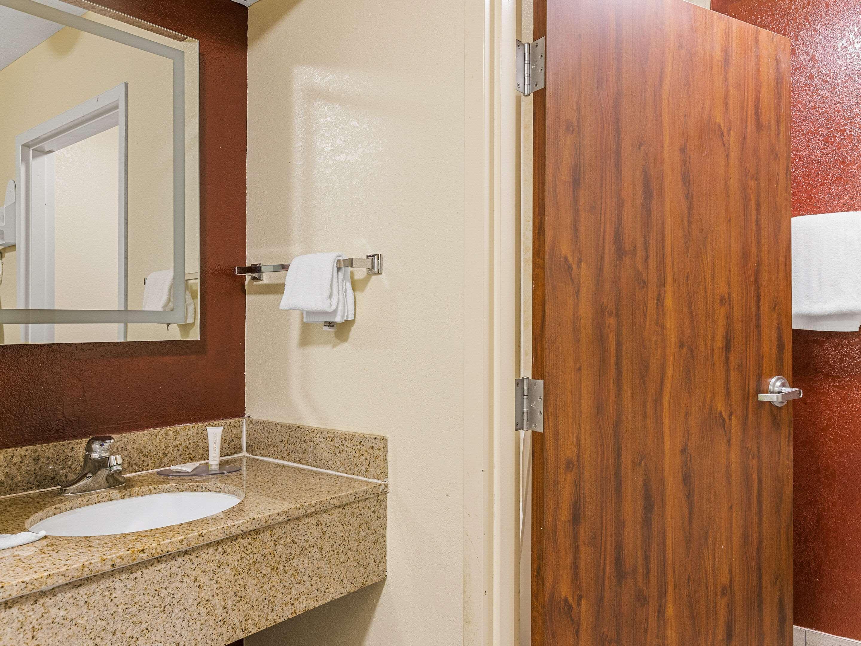 Hotel Clarion Pointe Savannah Gateway I-95 Georgetown