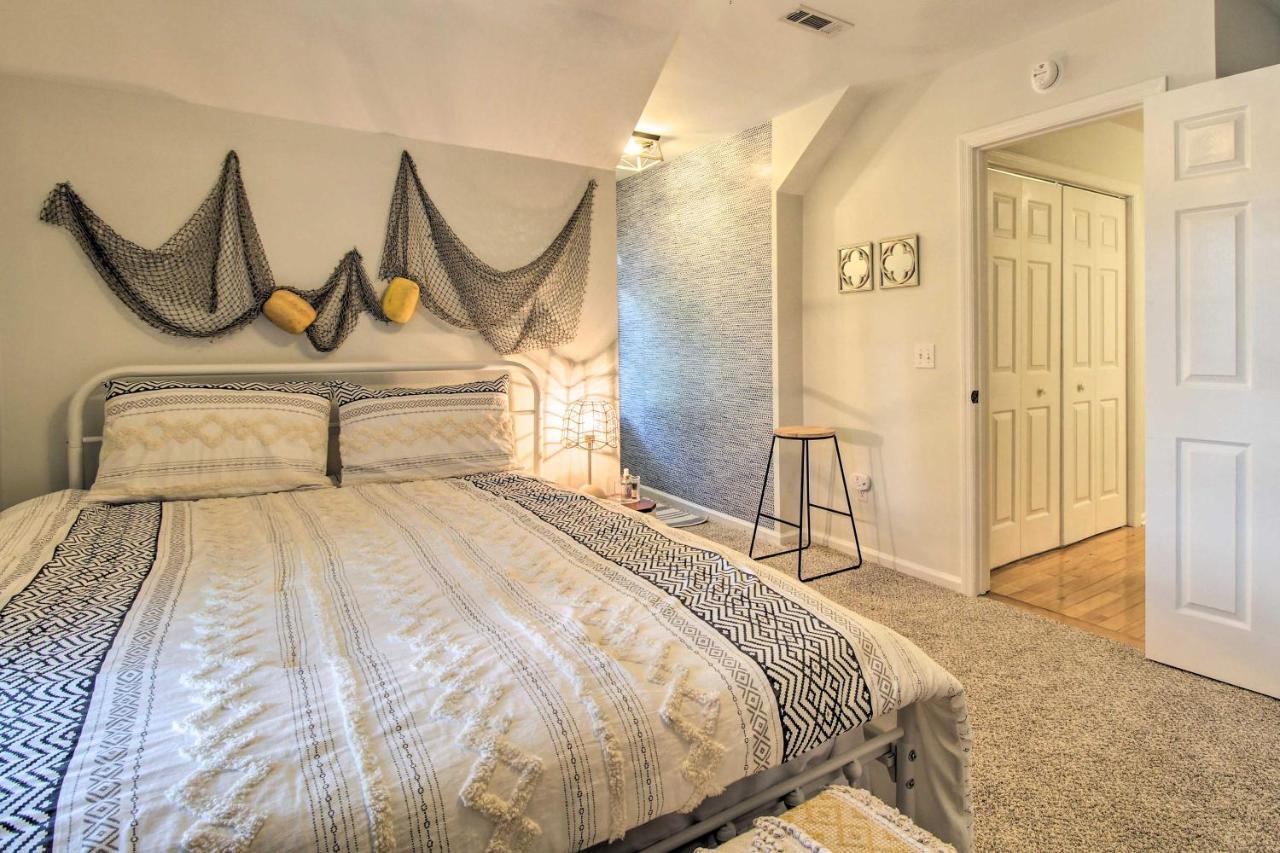 Family With Private Pool And Yard! Savannah
