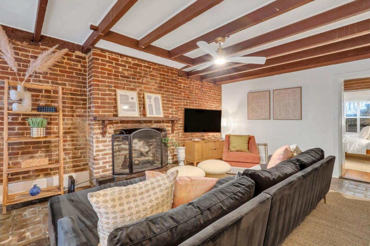 Stays Garden On Chatham Square Apartment *