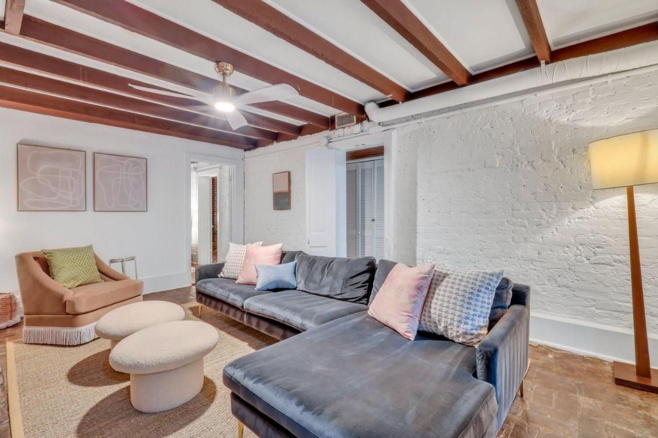 Stays Garden On Chatham Square Apartment *