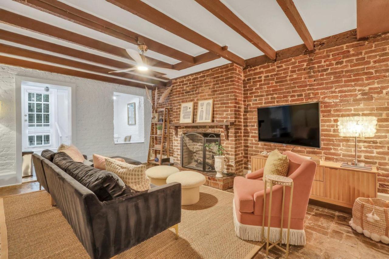 Stays Garden On Chatham Square Apartment *