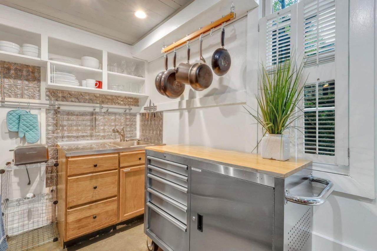 Stays Garden On Chatham Square Apartment *