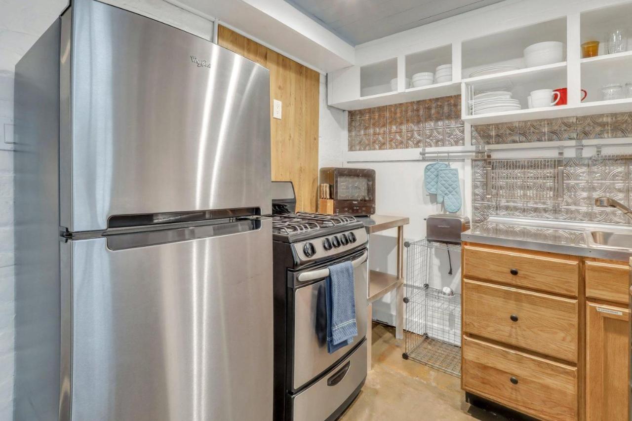Apartment Stays Garden On Chatham Square *