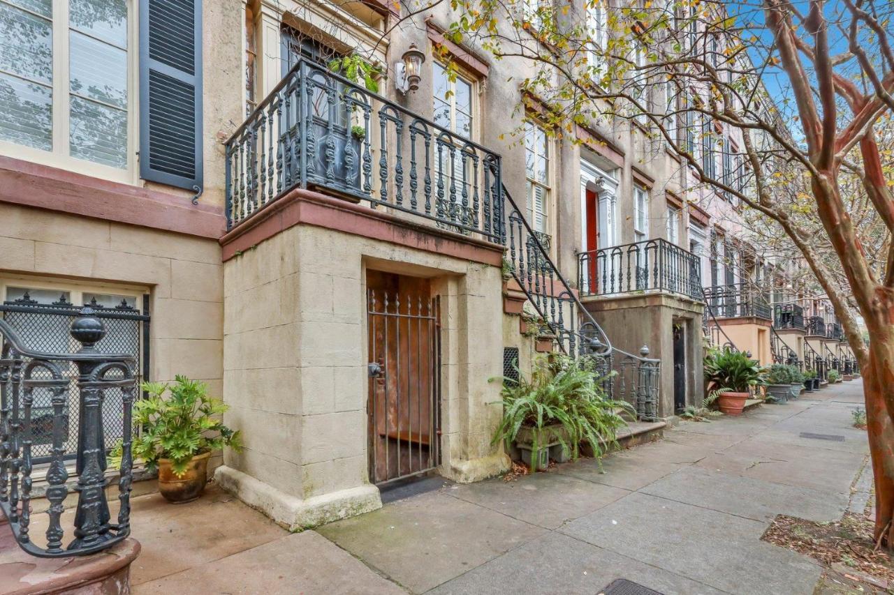 Stays Garden On Chatham Square Apartment