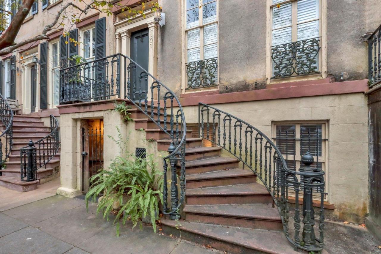 Apartment Stays Garden On Chatham Square *