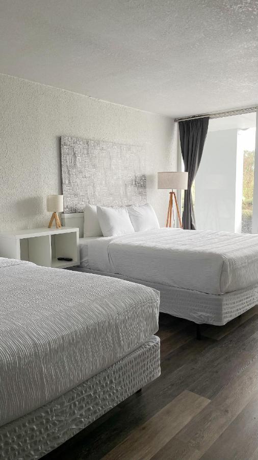 Hotel Oneway *