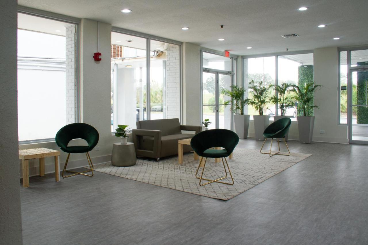 Oneway Hotel