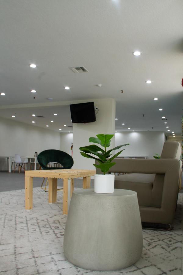 Hotel Oneway