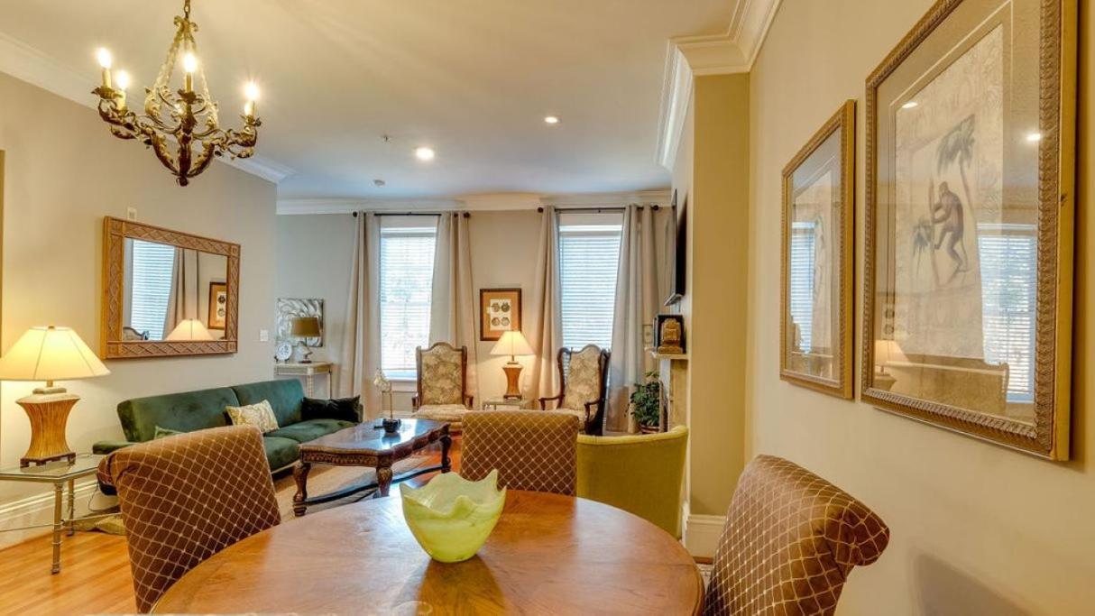 Apartment 201 York #3 - Homey Downtown 2 Bedroom Steps From The River