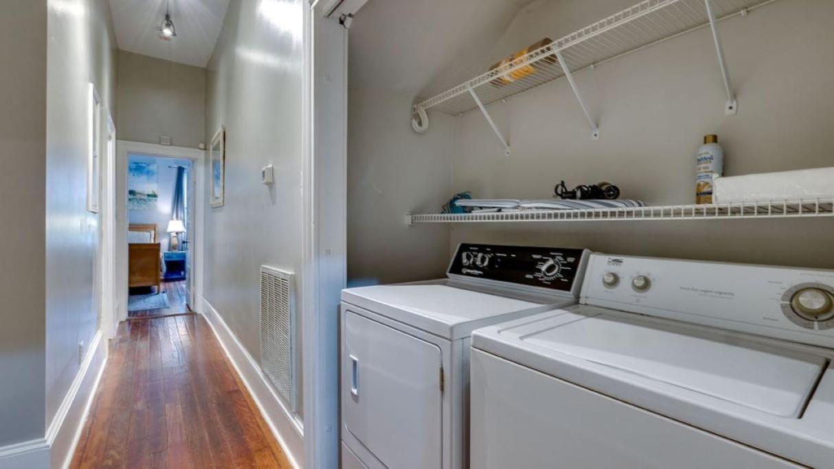 Comfortable Escape In Historic Downtown Bed & Breakfast Savannah