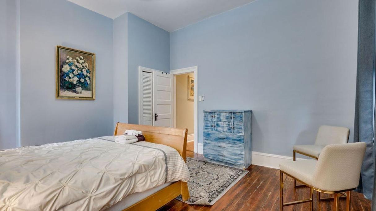Comfortable Escape In Historic Downtown Bed & Breakfast Savannah