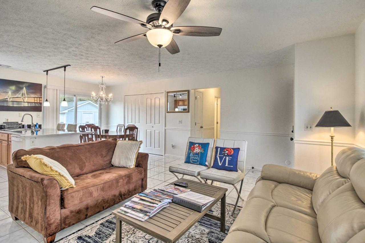 Holiday home About 7 Miles To Historic District! Savannah
