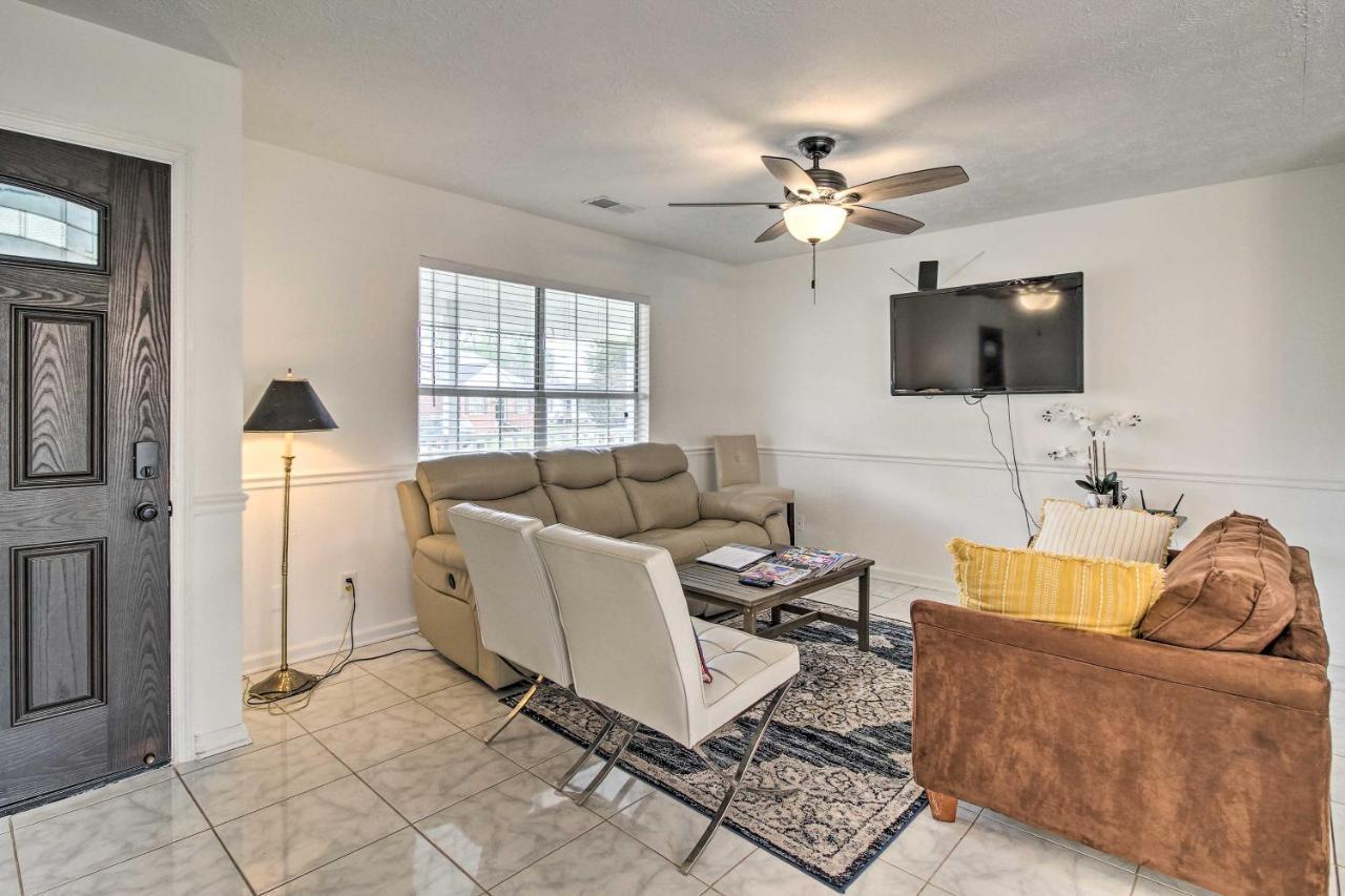 Holiday home About 7 Miles To Historic District! Savannah