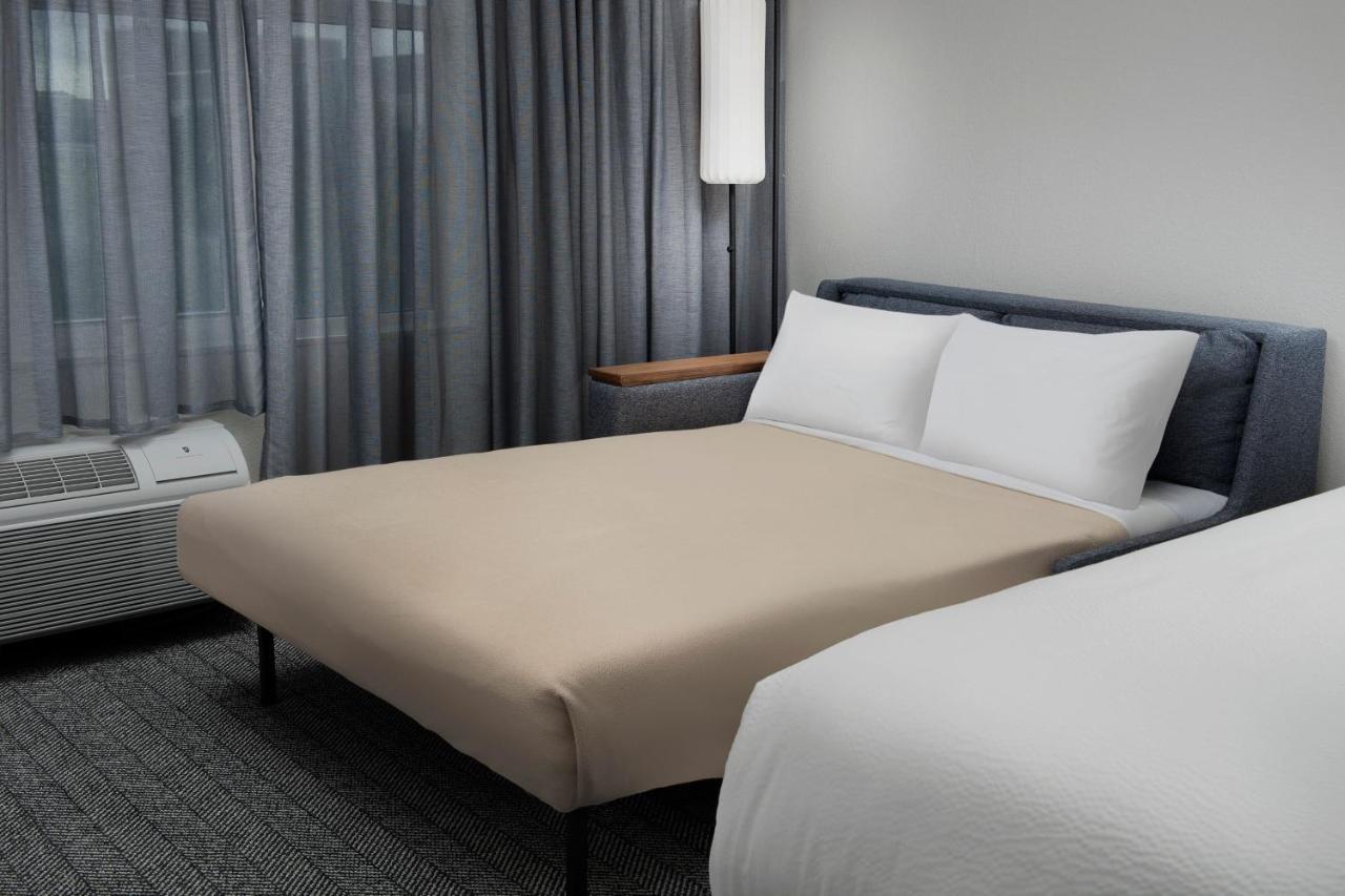 Courtyard By Marriott Downtown - Historic District 3*