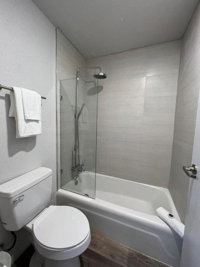 Hotel Oneway Savannah