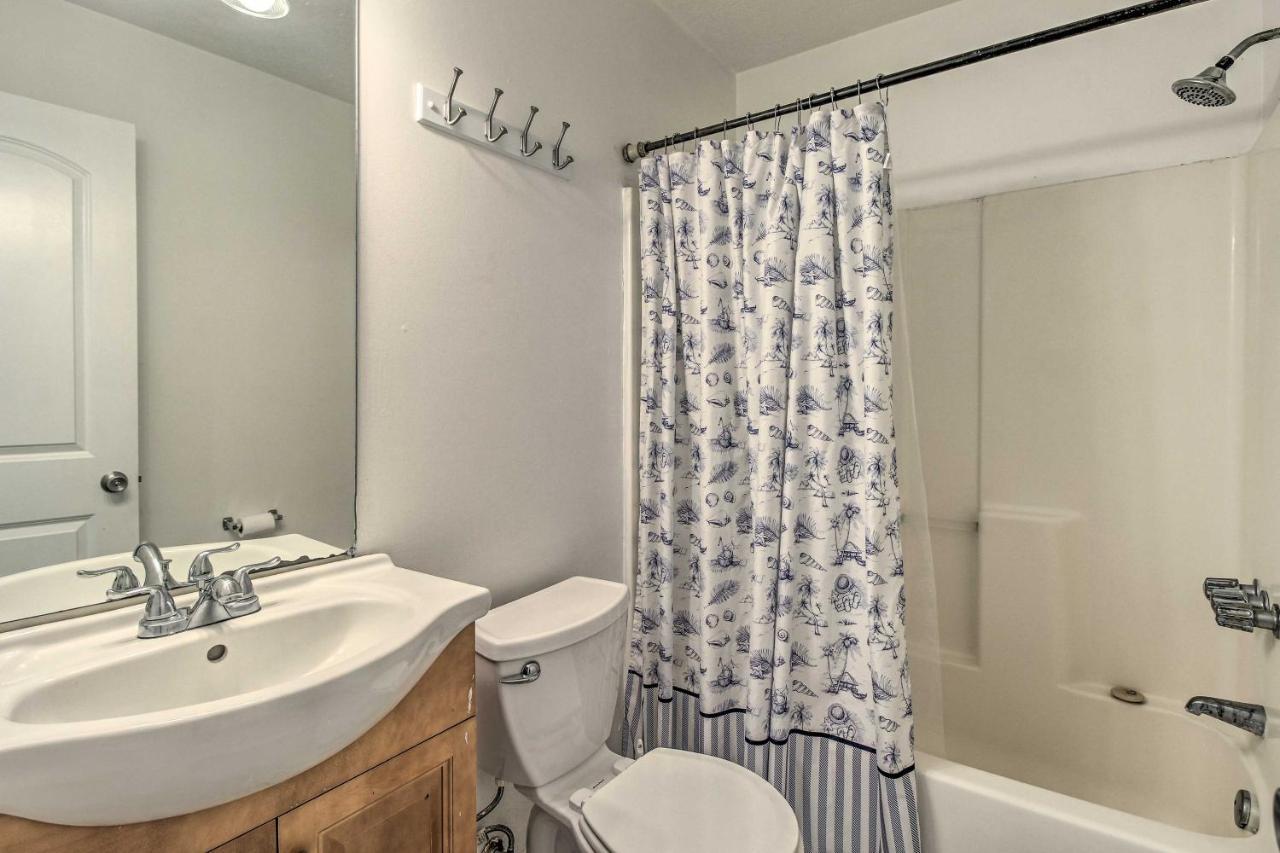 About 7 Miles To Historic District! Holiday home *