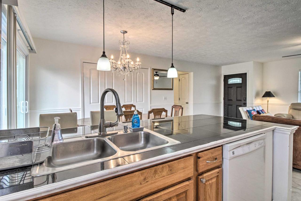 Holiday home About 7 Miles To Historic District! Savannah