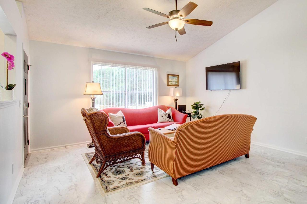 Peaceful - 11 Mi To Beaches! Holiday home