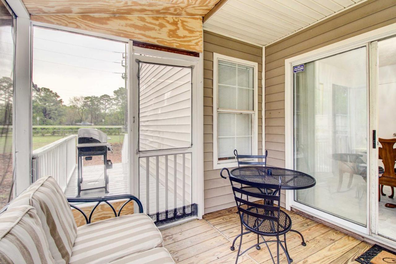 Peaceful - 11 Mi To Beaches! Holiday home