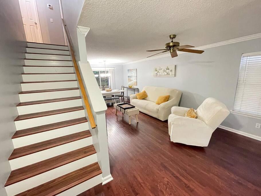 Pet-friendly, Minutes To Tybee+downtown Holiday home
