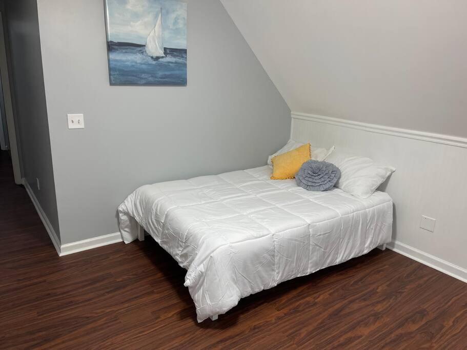 Pet-friendly, Minutes To Tybee+downtown Holiday home