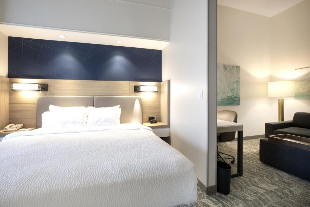 Springhill Airport Hotel 3*