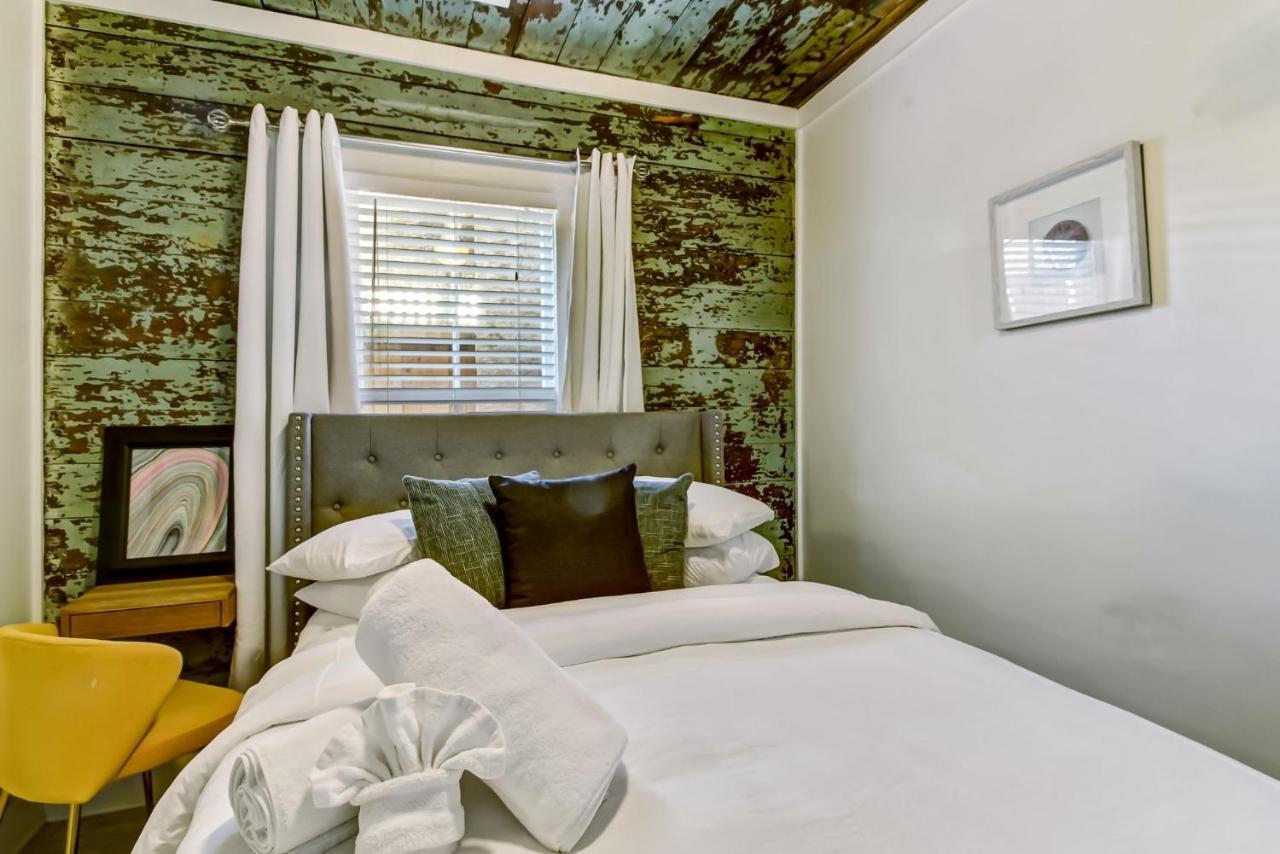 Historic 1892 Duplex Off Forsyth Park *